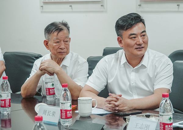 恭喜江蘇騰天工業(yè)爐有限公司“新型蓄熱式燃燒低NOx排放節(jié)能環(huán)保技術(shù)”通過(guò)中國(guó)熱處理行業(yè)協(xié)會(huì)科技成果鑒定
